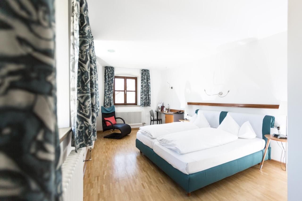 Hotel Klostergasthof Thierhaupten ภายนอก รูปภาพ