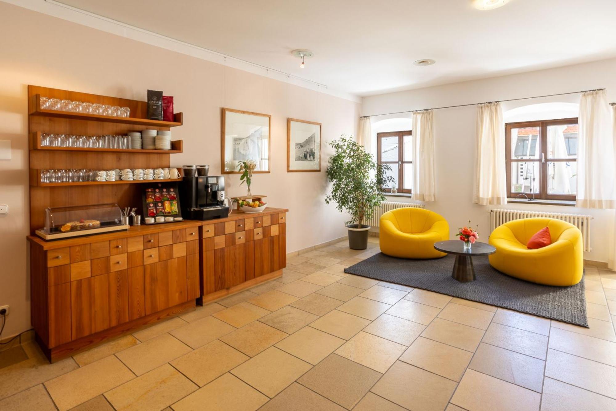 Hotel Klostergasthof Thierhaupten ภายนอก รูปภาพ