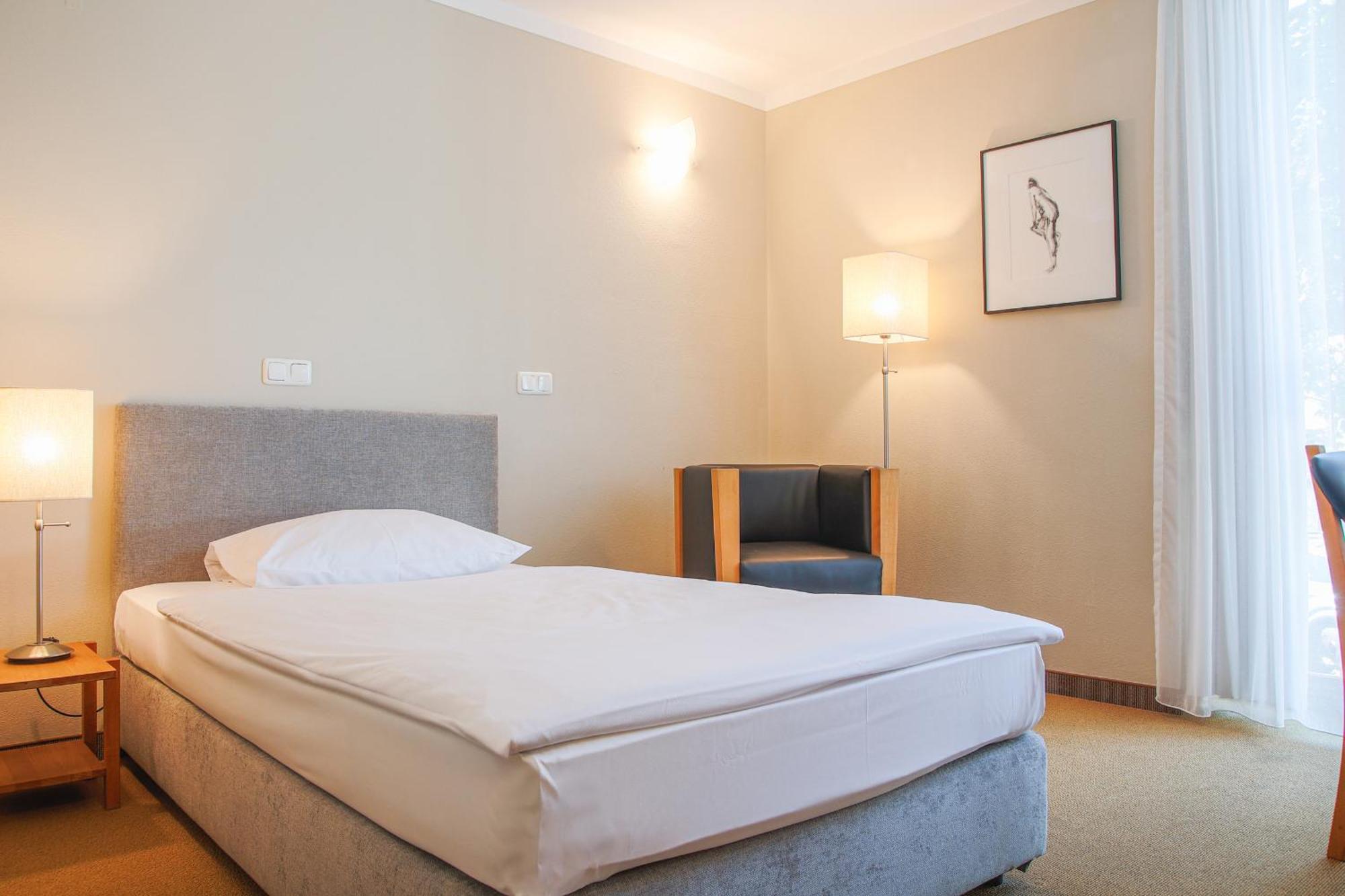 Hotel Klostergasthof Thierhaupten ภายนอก รูปภาพ